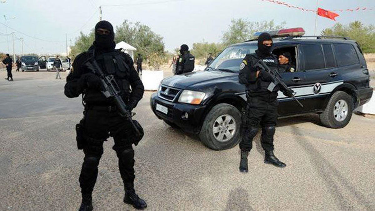 تونس تفكك خلية متشددة خططت لـ"السيطرة على المساجد"