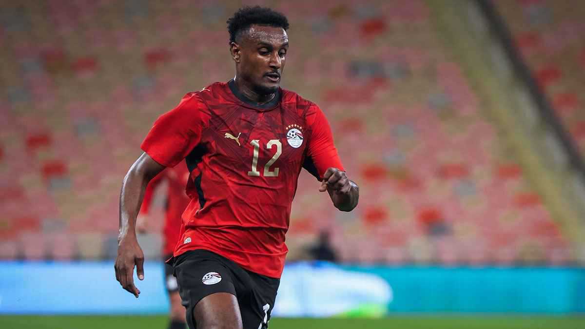 لماذا لا يتحدث لاعب منتخب مصر هيثم حسن اللغة العربية؟ 