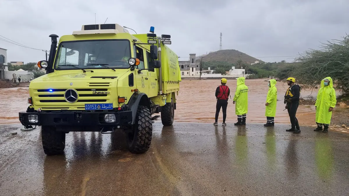 سلطنة عمان.. غرق عدد من مناطق مسقط جراء "أخدود العزم"