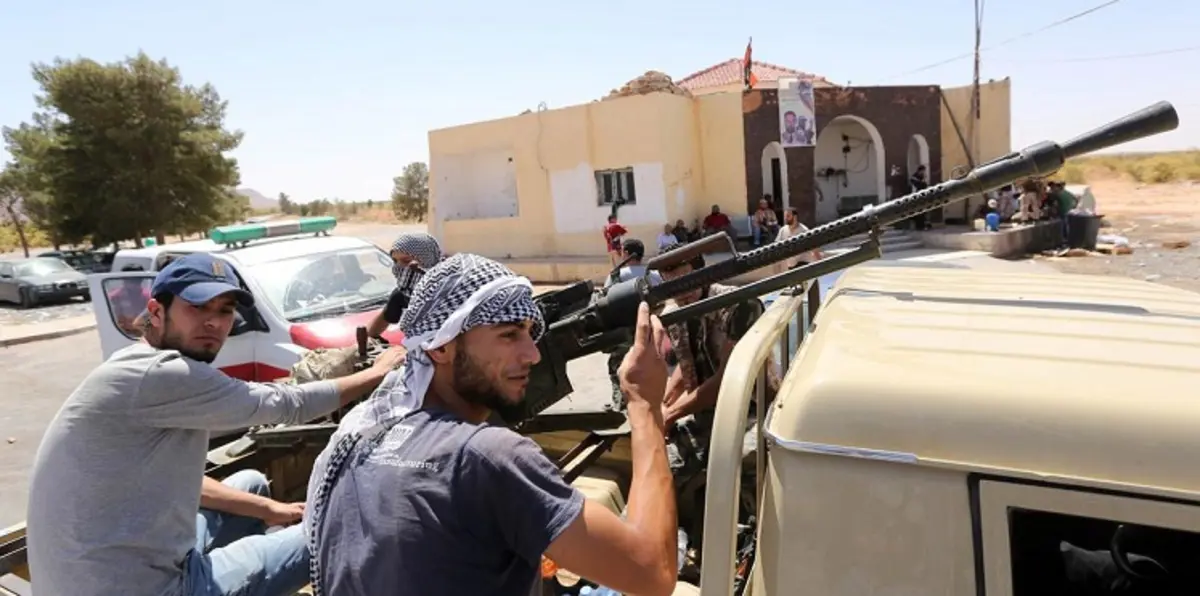 الجيش الليبي يقصف مقرات داعش  في بنغازي