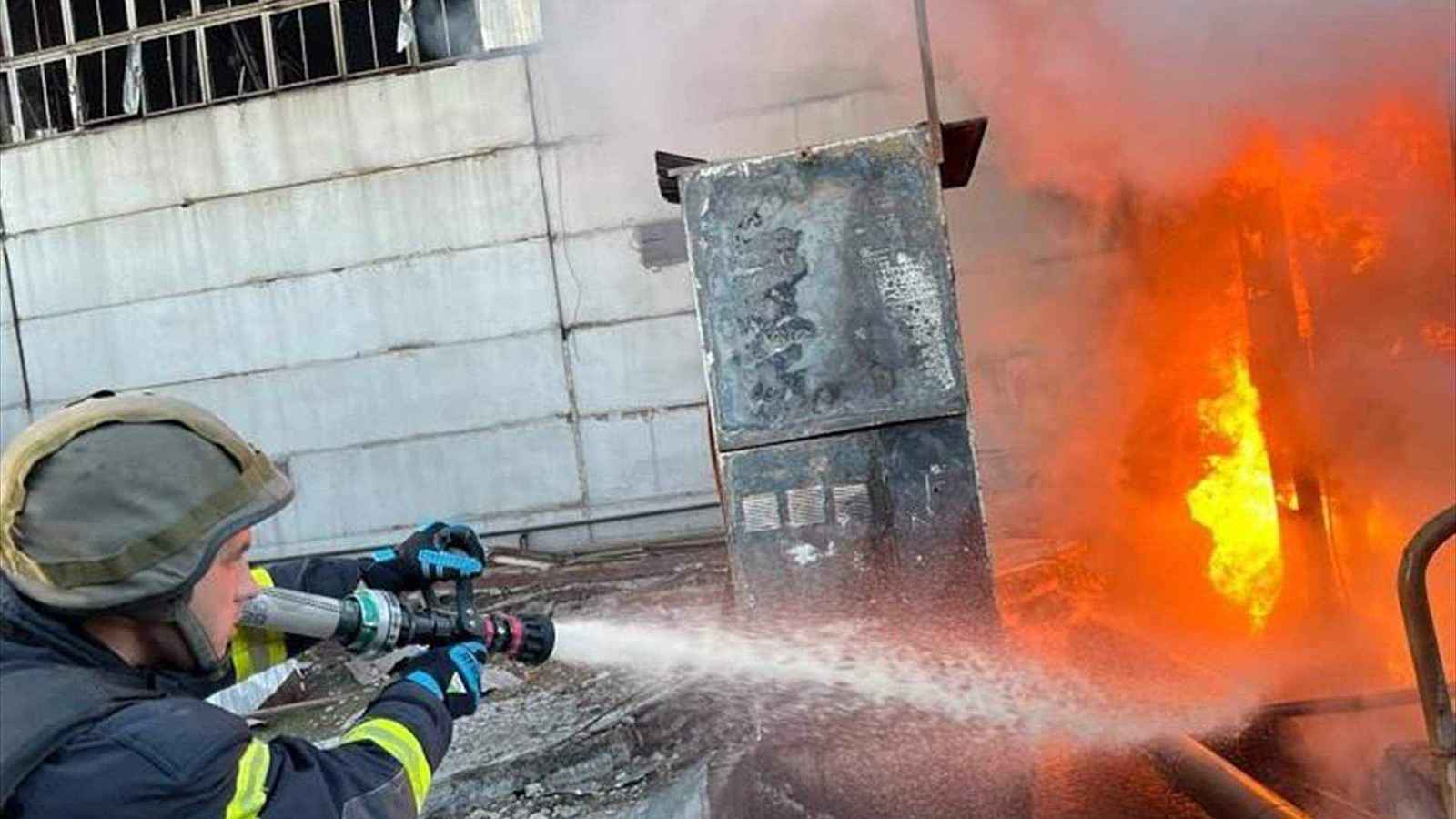 روسيا تشن "قصفا مكثفا" على منشآت الطاقة الأوكرانية