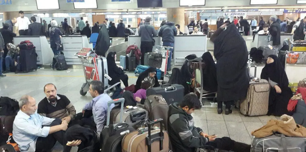 بالصور والفيديو.. احتجاجات في مطار الخميني بطهران بسبب إلغاء الرحلات
