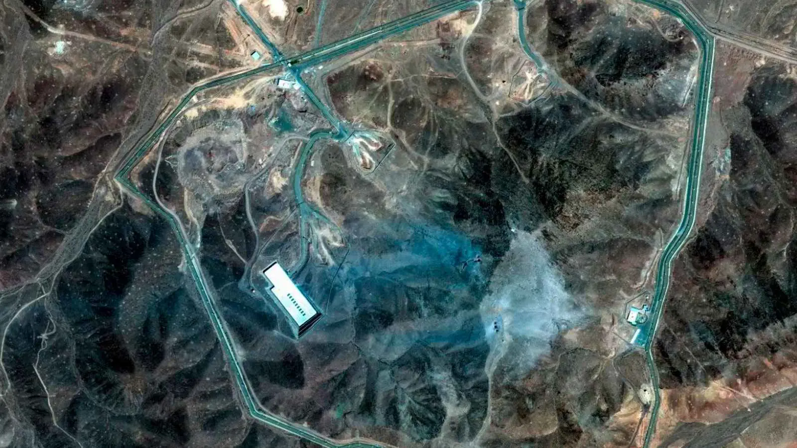 لعبة "ضرب الخلد".. سيناريو طويل الأمد للقضاء على النووي الإيراني