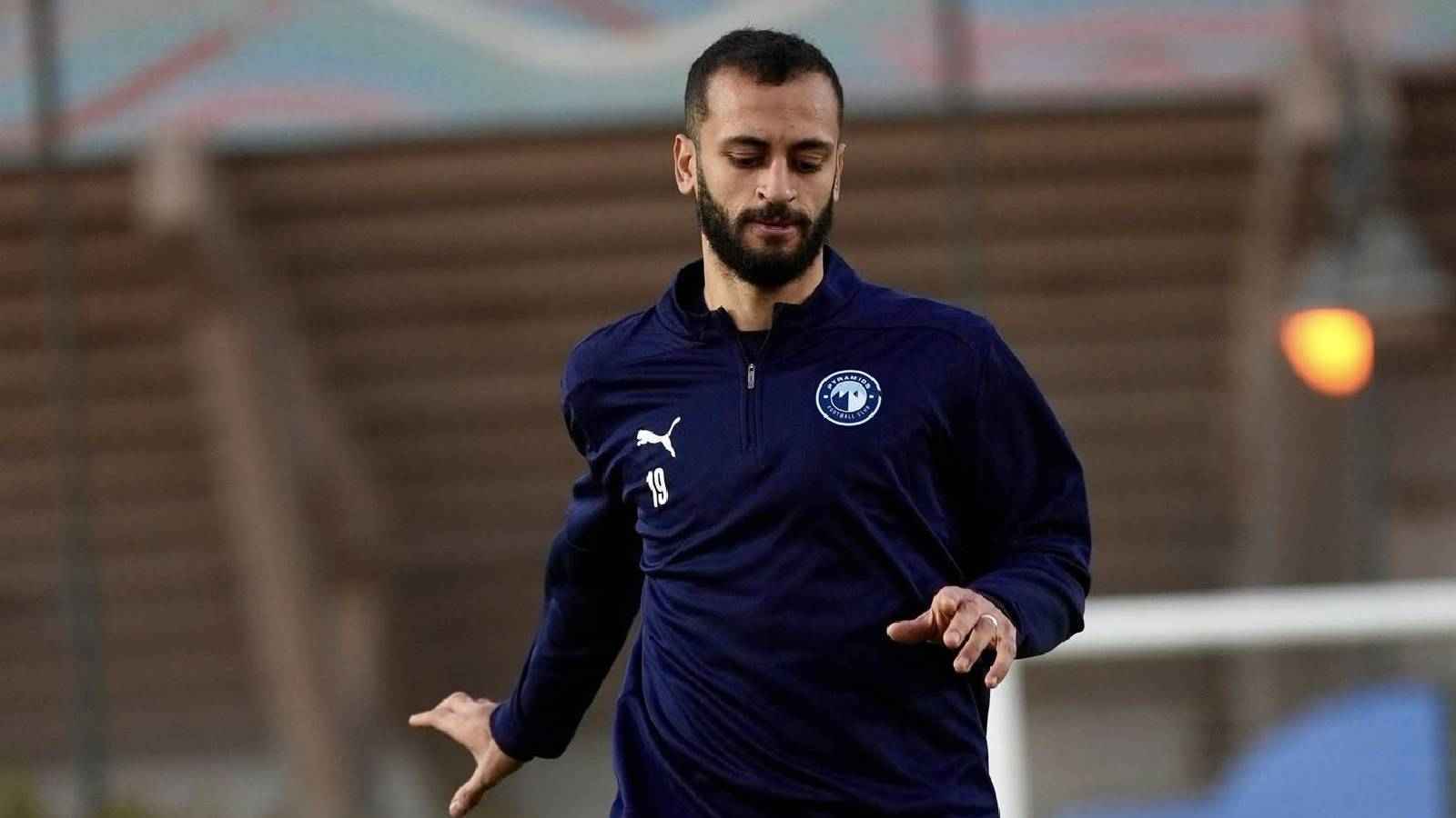 “لا أحترمك والناس تحكم من “قليل الأدب”..نجم بيراميدز يصعق سيد عبد الحفيظ (فيديو)