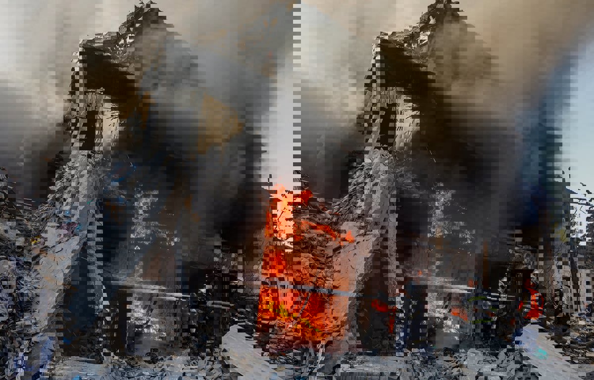 "حرق المنازل".. مأساة ممنهجة ترتكبها إسرائيل في غزة