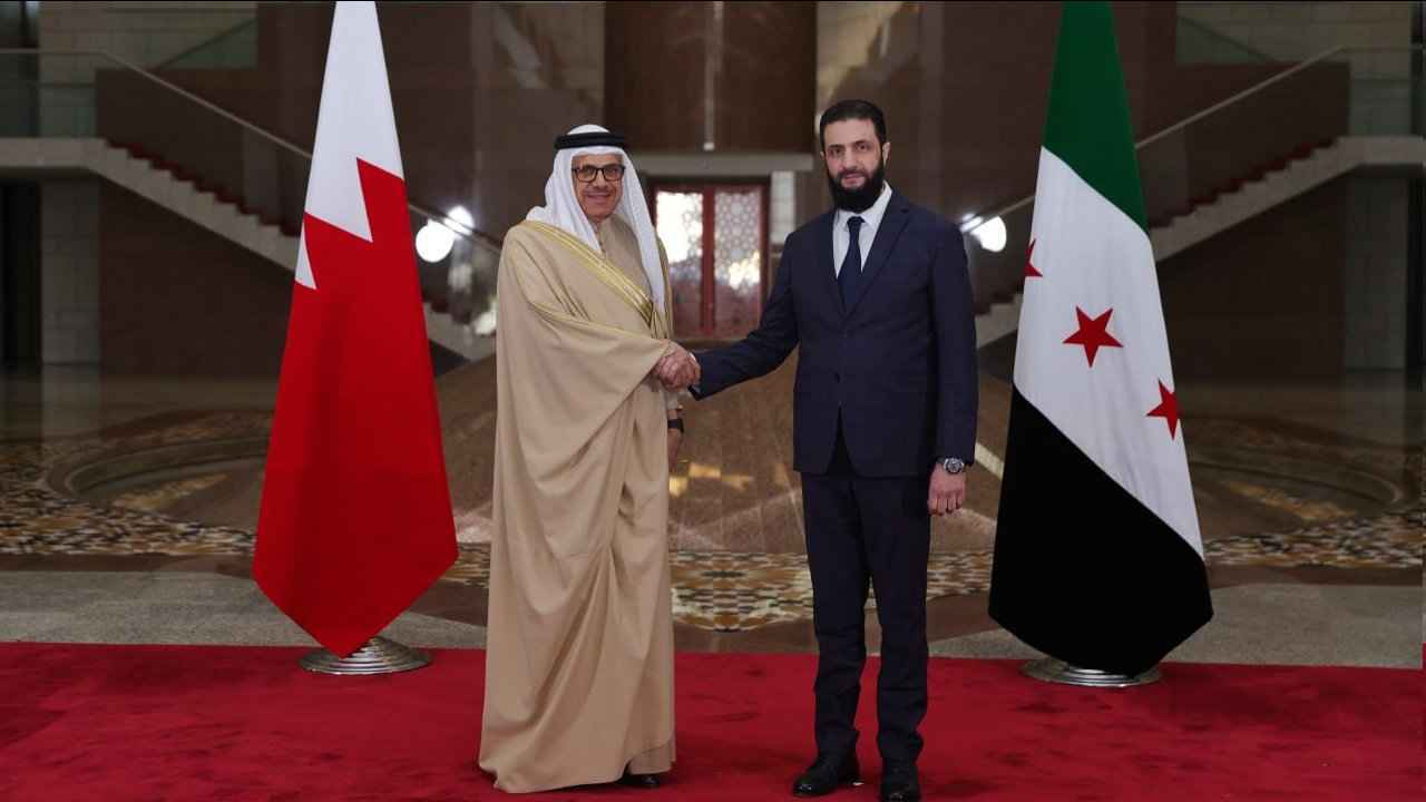 الشرع يلتقي وفدا بحرينيا في دمشق (صور)