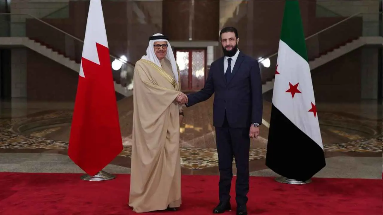 الشرع يلتقي وفدا بحرينيا في دمشق (صور)