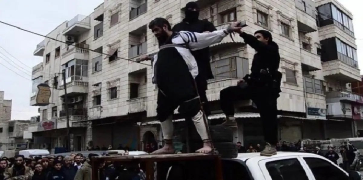 داعش يصلب 4 أشخاص بعد إعدامهم في سرت الليبية