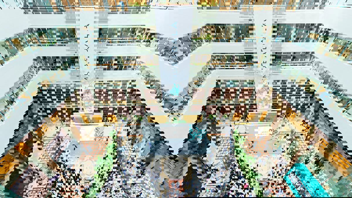 مبادلة بأبوظبي تستحوذ على 2.6% من مجموعة "إي.إن+"