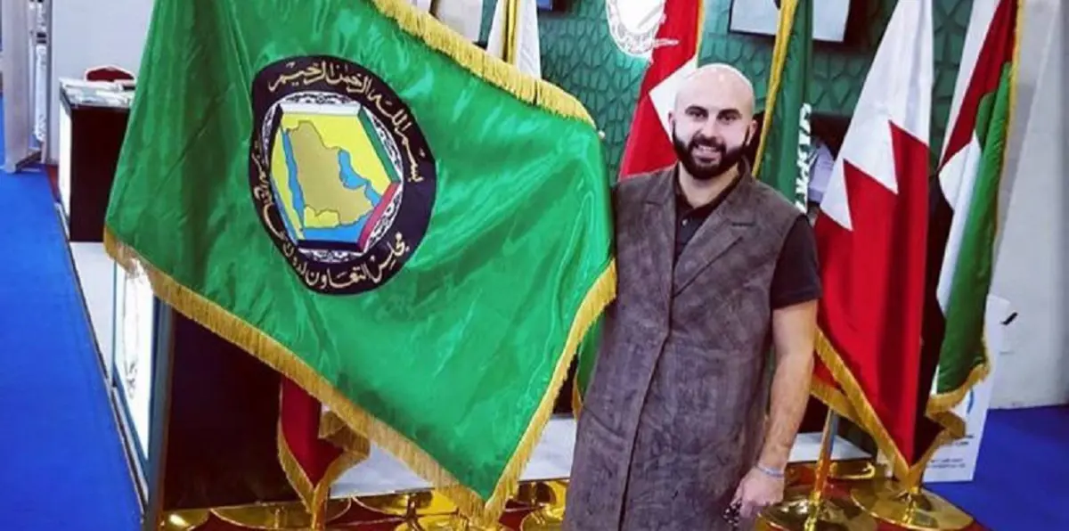 صحفي إسرائيلي في معرض الكويت للكتاب يثير غضب النشطاء 