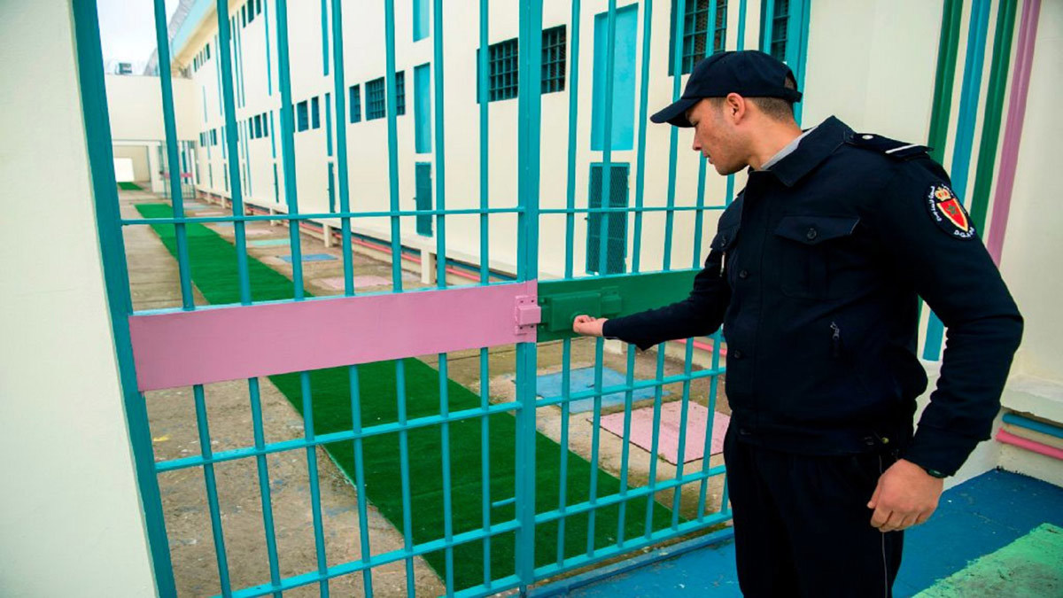 ارتفاع عدد الإصابات بفيروس كورونا في سجون المغرب إلى 318