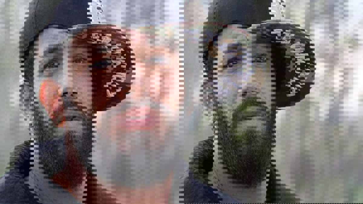 أنصار مغني الراب الإيراني "أمير تتلو" يتظاهرون للمطالبة بعودته للبلاد (فيديو)