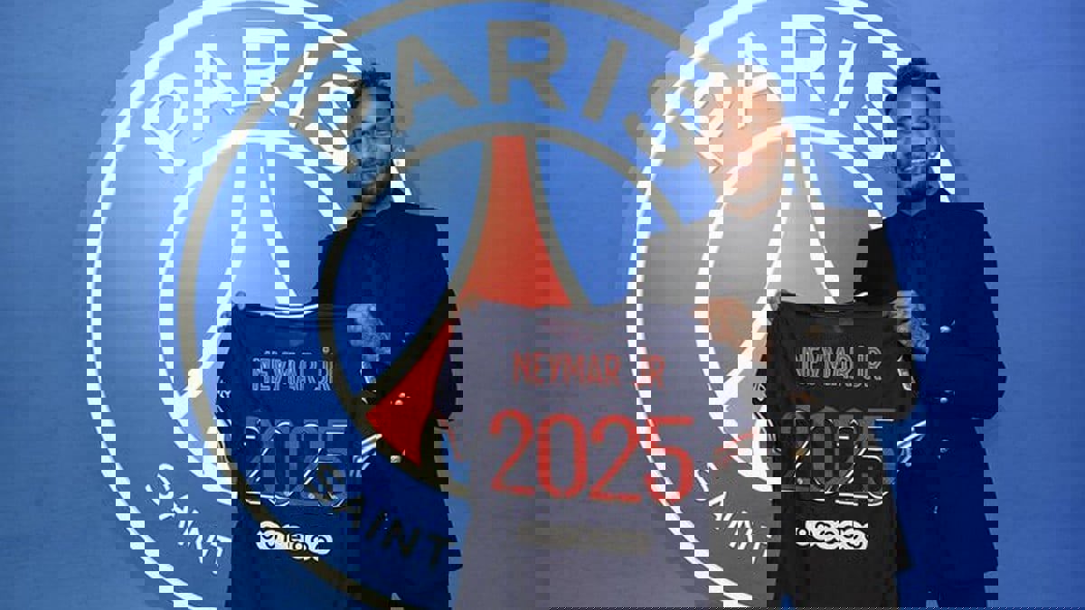 رسميا.. باريس سان جيرمان يمدد عقد نيمار حتى 2025
