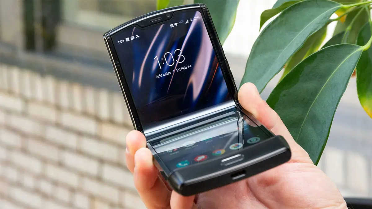 موتورولا تكشف عن موعد إطلاق هاتفها القابل للطي Razr 2022‎‎