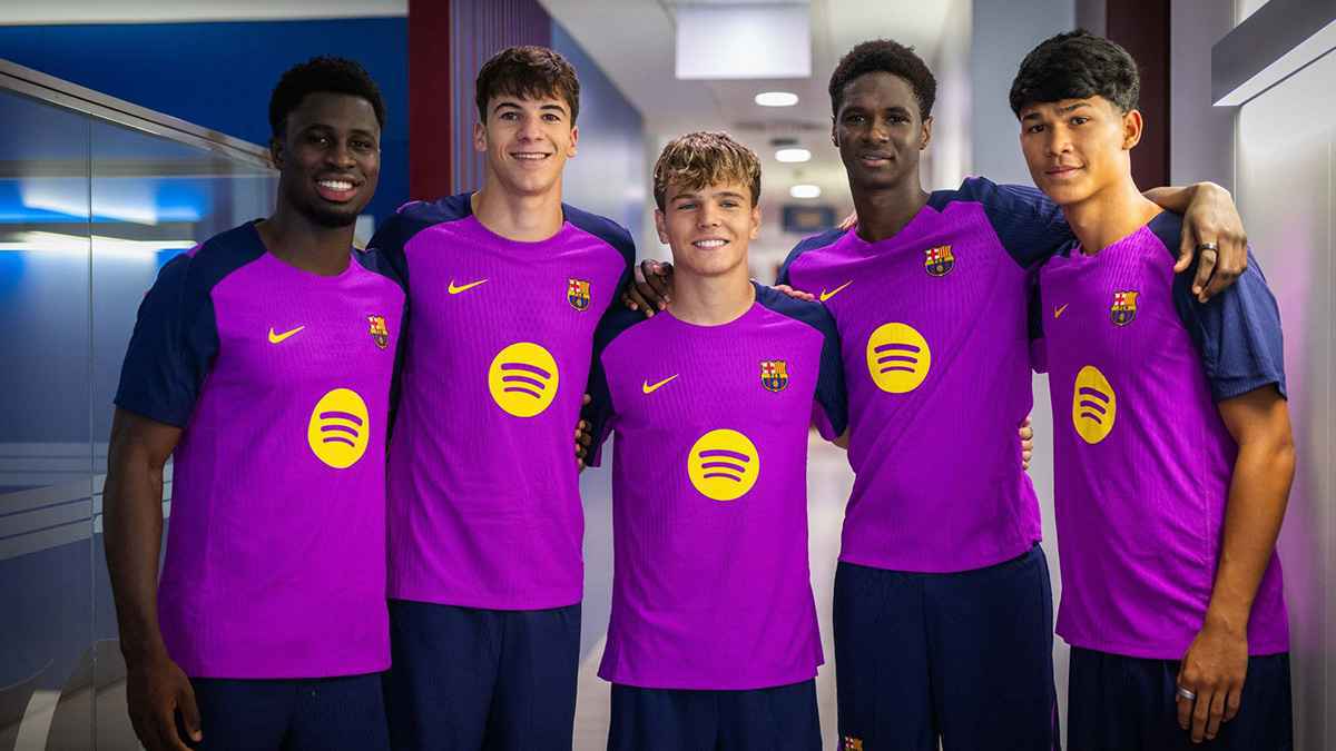 10 جواهر جديدة من "لا ماسيا" ينضمون لتدريبات برشلونة