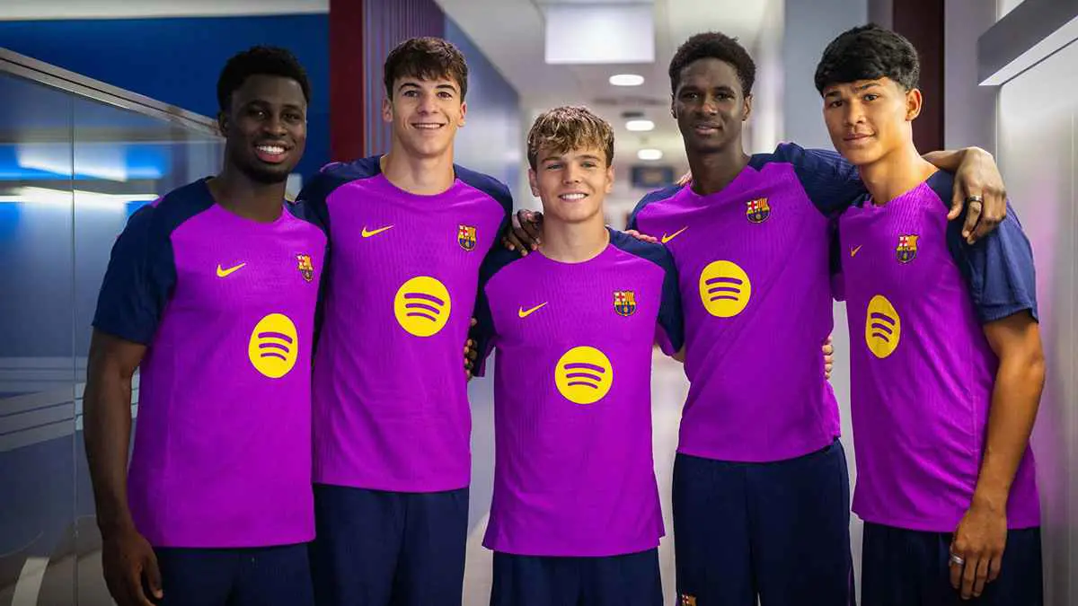 10 جواهر جديدة من "لا ماسيا" ينضمون لتدريبات برشلونة