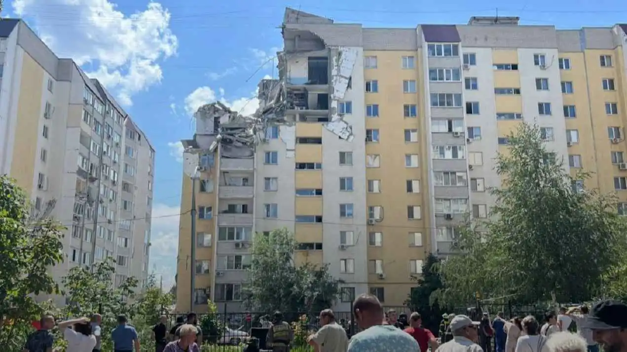 قتلى وجرحى بانفجار مبنى في ساراتوف الروسية (فيديو)