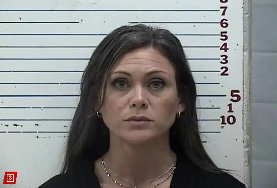  أوتوريا ماكلونغ 