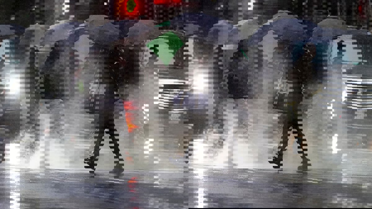 أمطار غزيرة تغرق شمال شرق أمريكا جراء "عاصفة" قد تستمر إلى الأحد