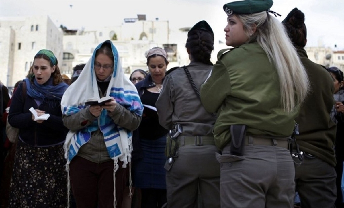 إسرائيليات ينظمن دوريات للحماية من الاعتداءات الجنسية