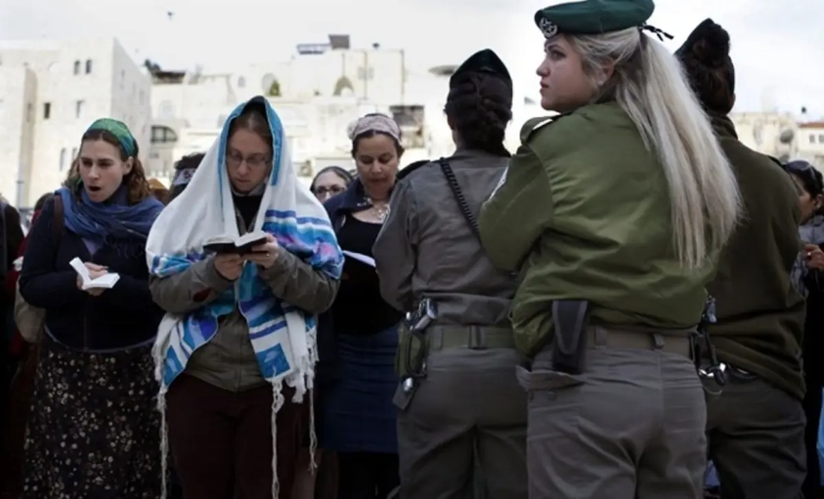 إسرائيليات ينظمن دوريات للحماية من الاعتداءات الجنسية