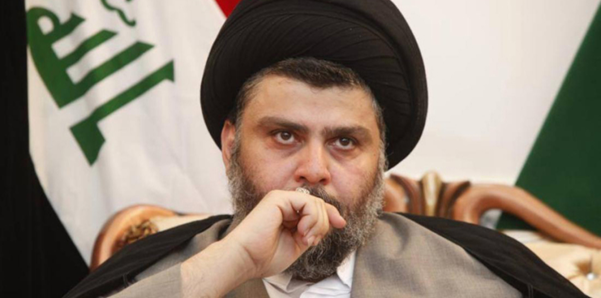 بالفيديو.. أنصار الصدر يحتجون أمام منزله في النجف بعد أنباء عن تهديده بالقتل