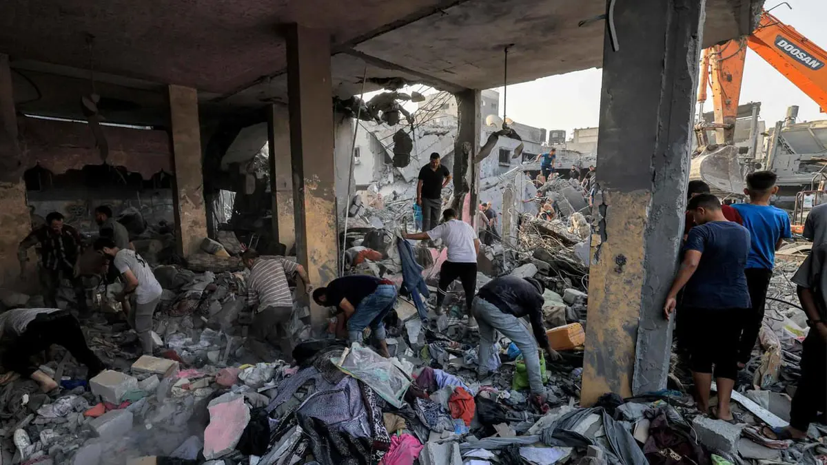 عائلات في غزة تلبس أساور لتحديد هوية أفرادها تجنبًا لدفنهم في مقابر جماعية 