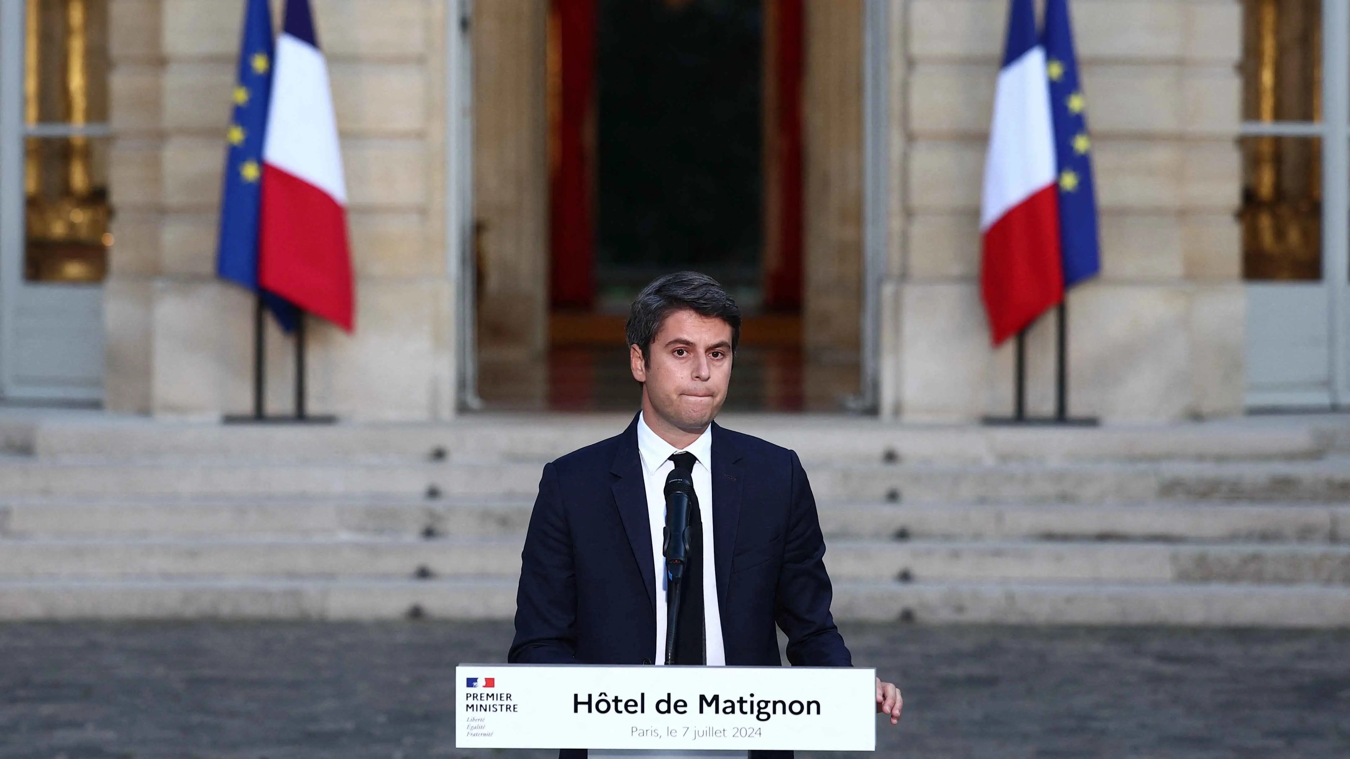 وسط تصاعد التوتر السياسي.. ماذا يحدث في فرنسا؟