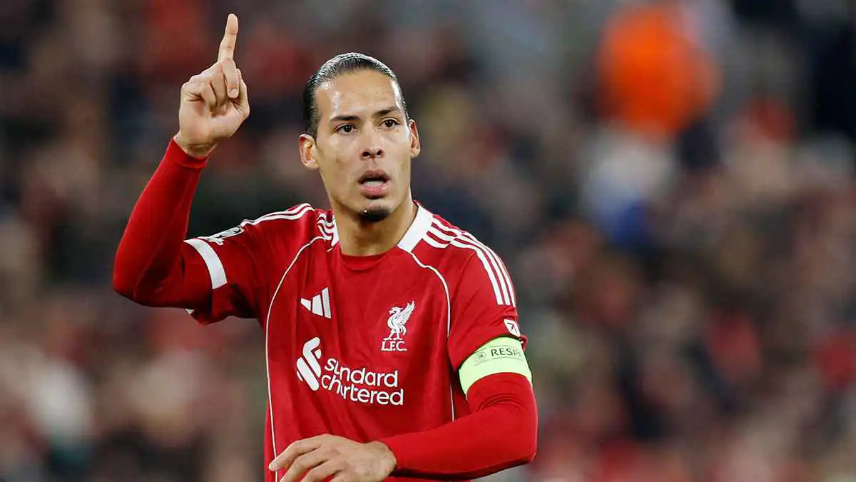 ليفربول يتخذ قرارًا حاسمًا تجاه فان دايك