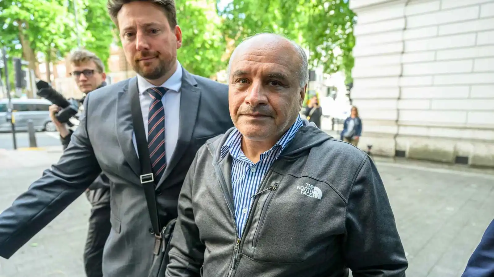 إدارة ترامب تبحث استقبال "حارق المصحف" كلاجئ من بريطانيا