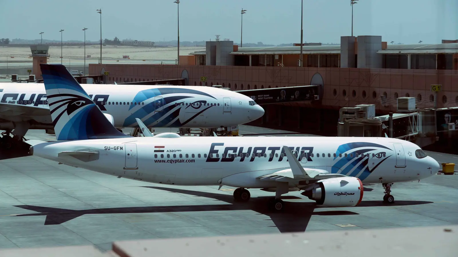 حادث تصادم على مهبط مطار القاهرة الدولي