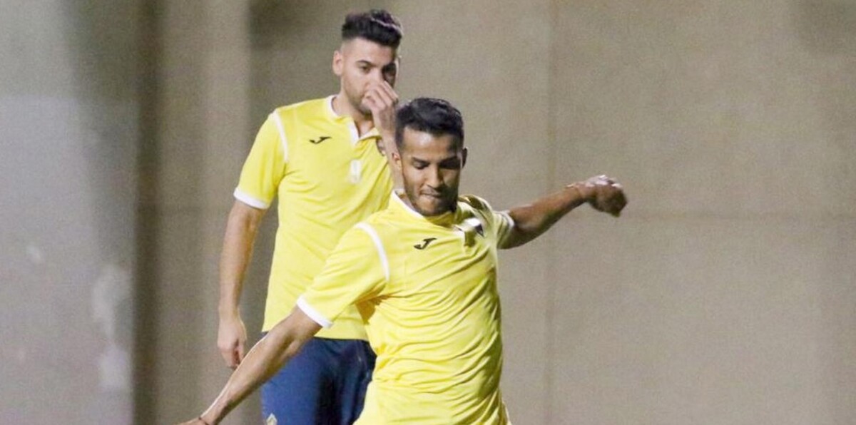 لماذا يرغب نادي أحُد في إنهاء ارتباطه بنايف هزازي؟