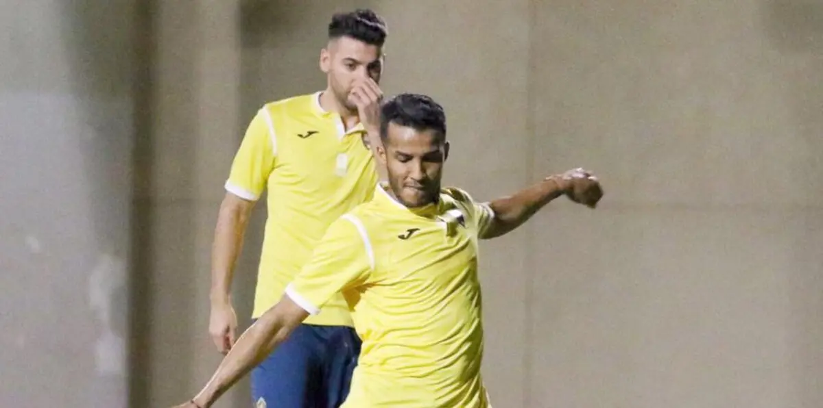 لماذا يرغب نادي أحُد في إنهاء ارتباطه بنايف هزازي؟