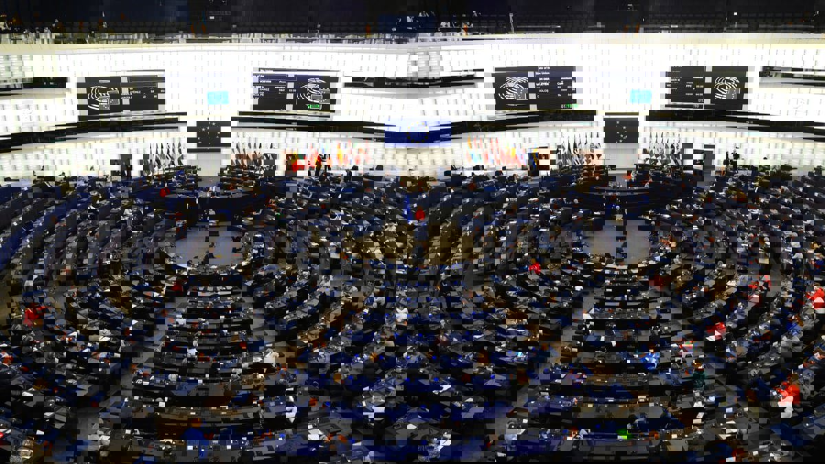 الاتحاد الأوروبي سيطور صناعة أشباه الموصلات لتقليص الاعتماد على آسيا