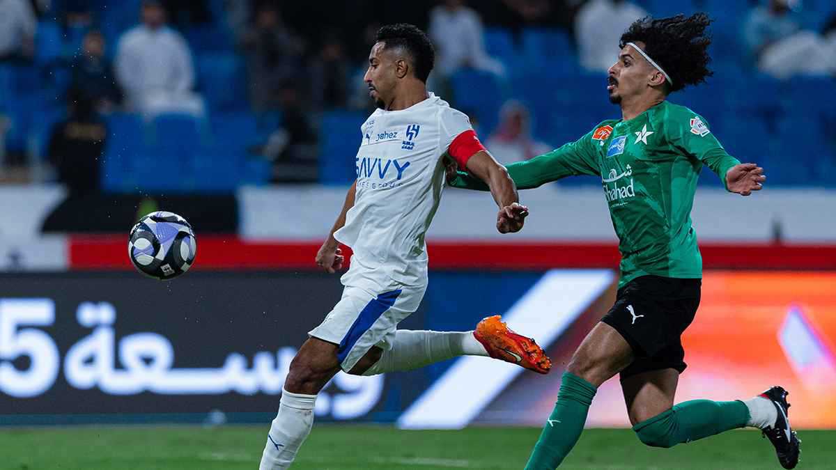 ماذا يحتاج سالم الدوسري ليصبح الهداف التاريخي لنادي الهلال؟