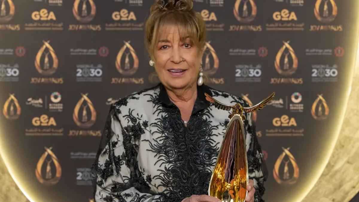 "رعب جميل".. منى واصف تعلق على تكريمها في مهرجان البحرين السينمائي