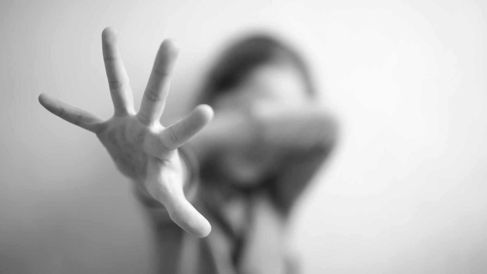 برازيلي يحتجز ابنة زوجته لعقدين وينجب منها 3 أطفال بالإكراه