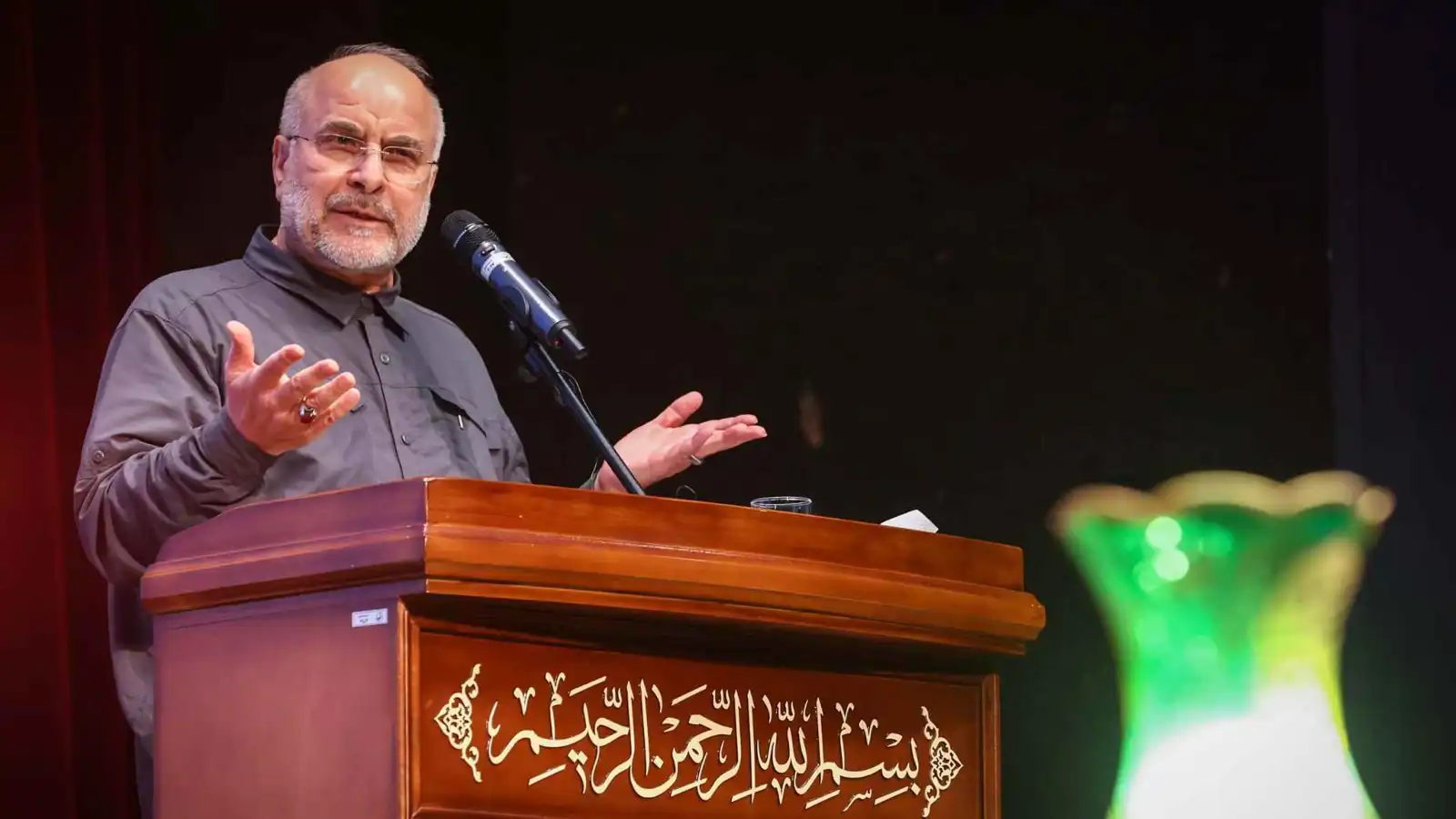 وسط ترقب حذر.. رئيس البرلمان الإيراني يدعو الشعب للاستعداد للحرب