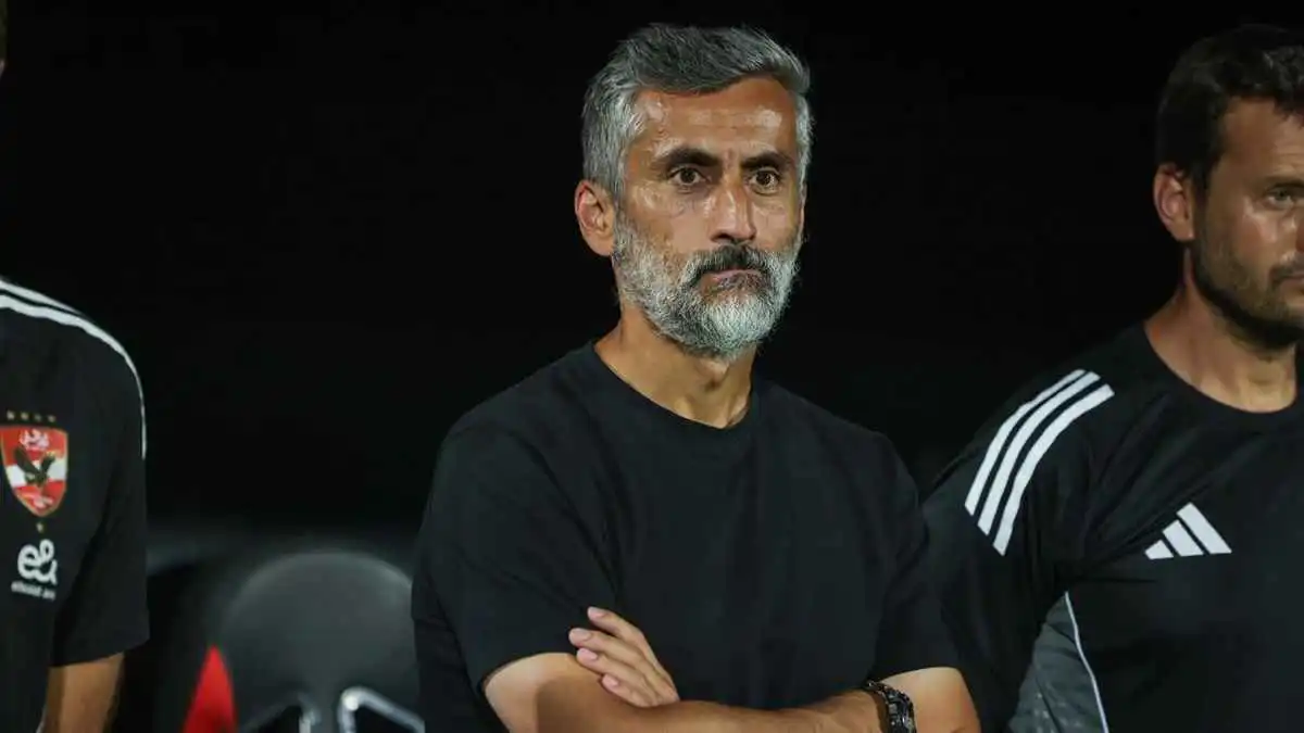 وبخهم بصوت مرتفع.. ريبيرو يوجه اتهاما خطيرا لزيزو