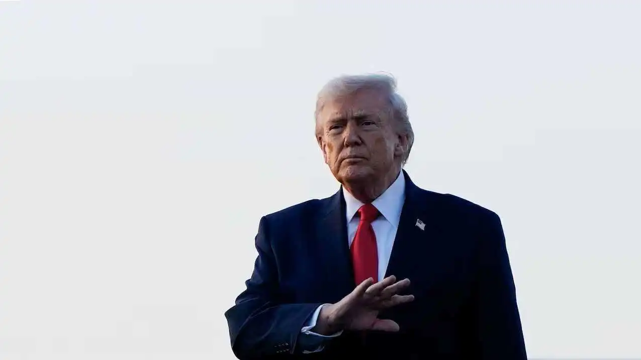 نيويورك تايمز: ترامب لم يحسم قرار الحرب مع إيران بعد رغم الحشد العسكري