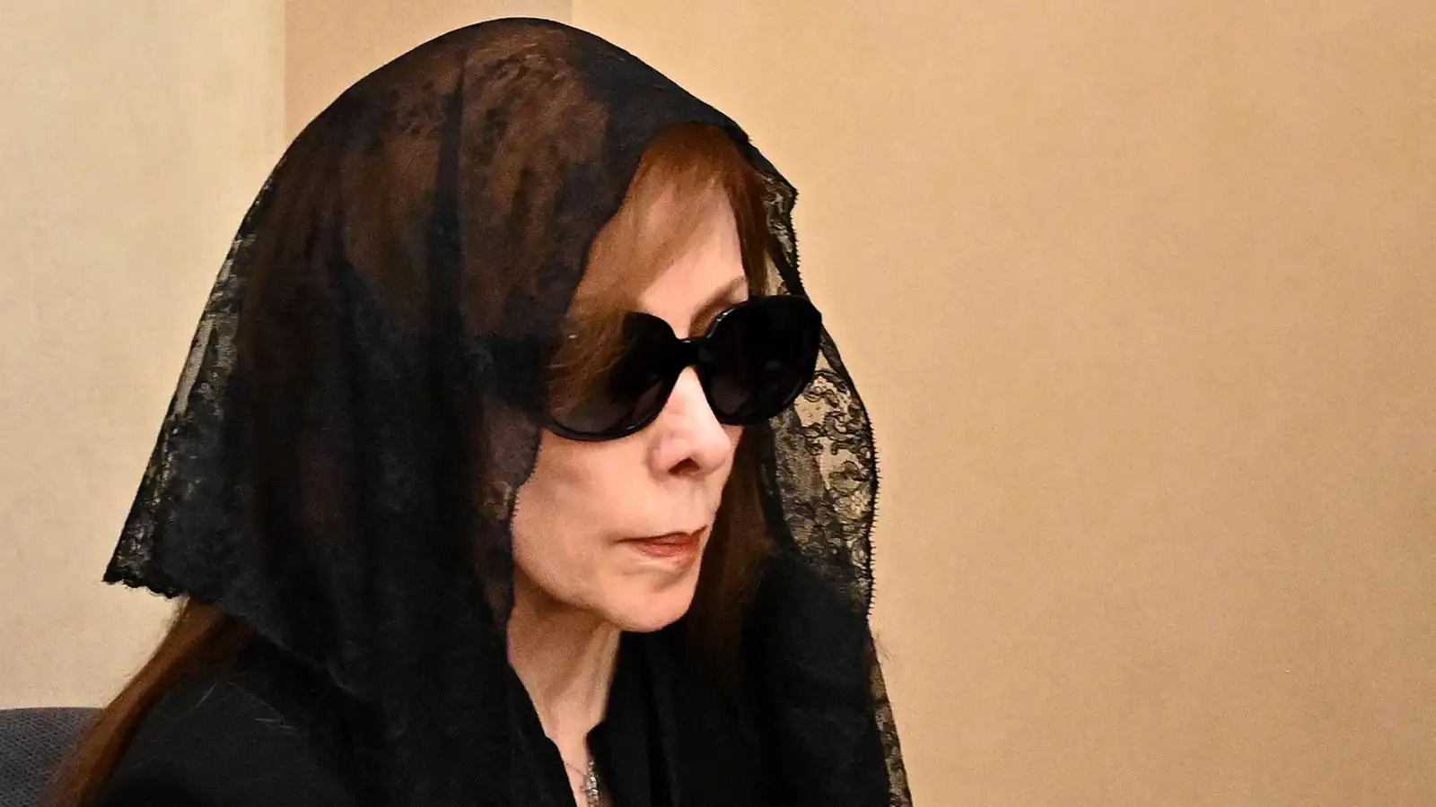 نقيب الموسيقيين يكشف حقيقة تدهور حالة فيروز بعد وفاة ابنها