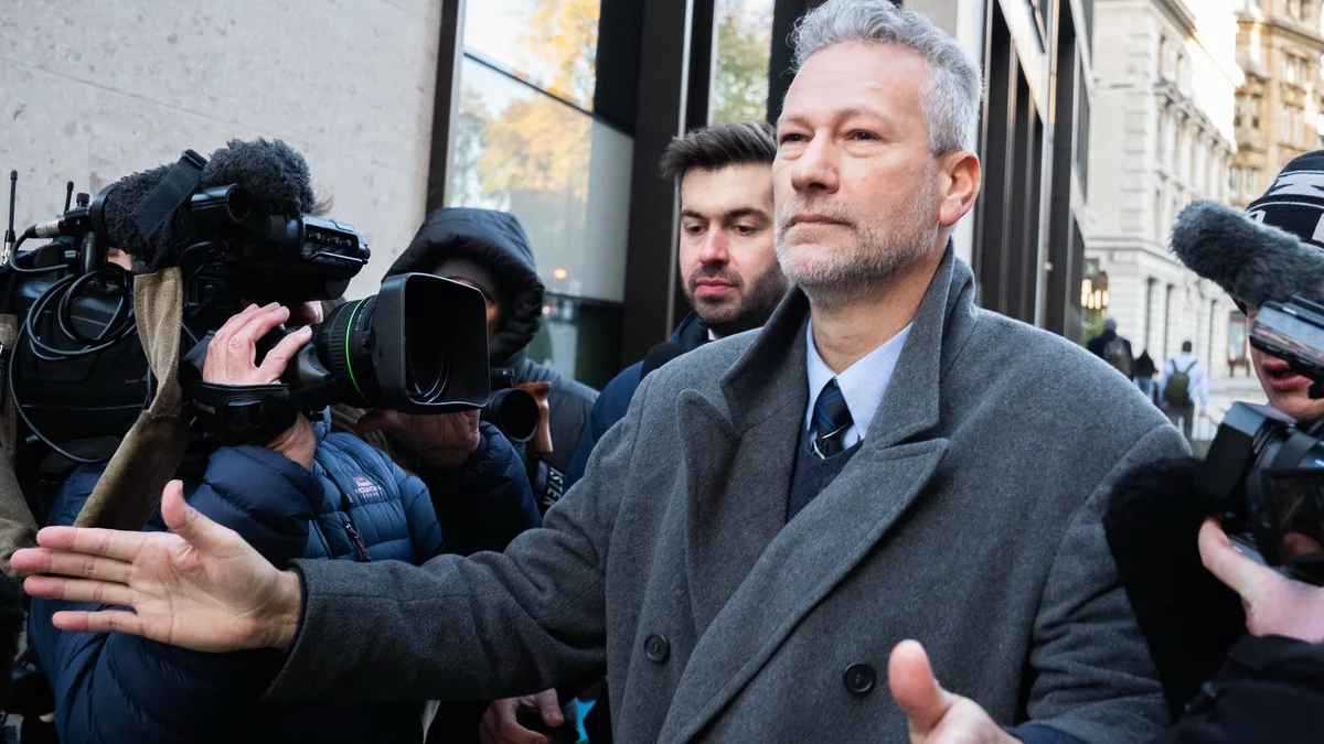 تحقيق رسمي في اختراق المال الروسي والصيني للسياسة البريطانية