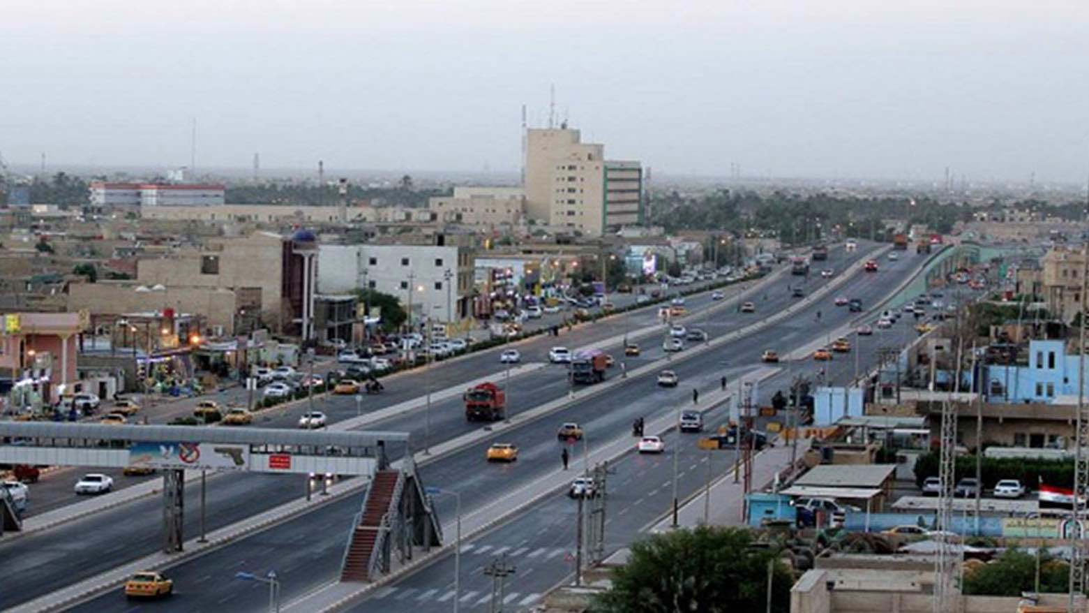 صورة تتسبب بطرد ثلاثة موظفين من عملهم في العراق