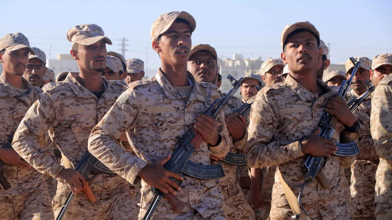 مسؤول عسكري يمني لـ"إرم نيوز": نستعد لـ "معركة الحسم"