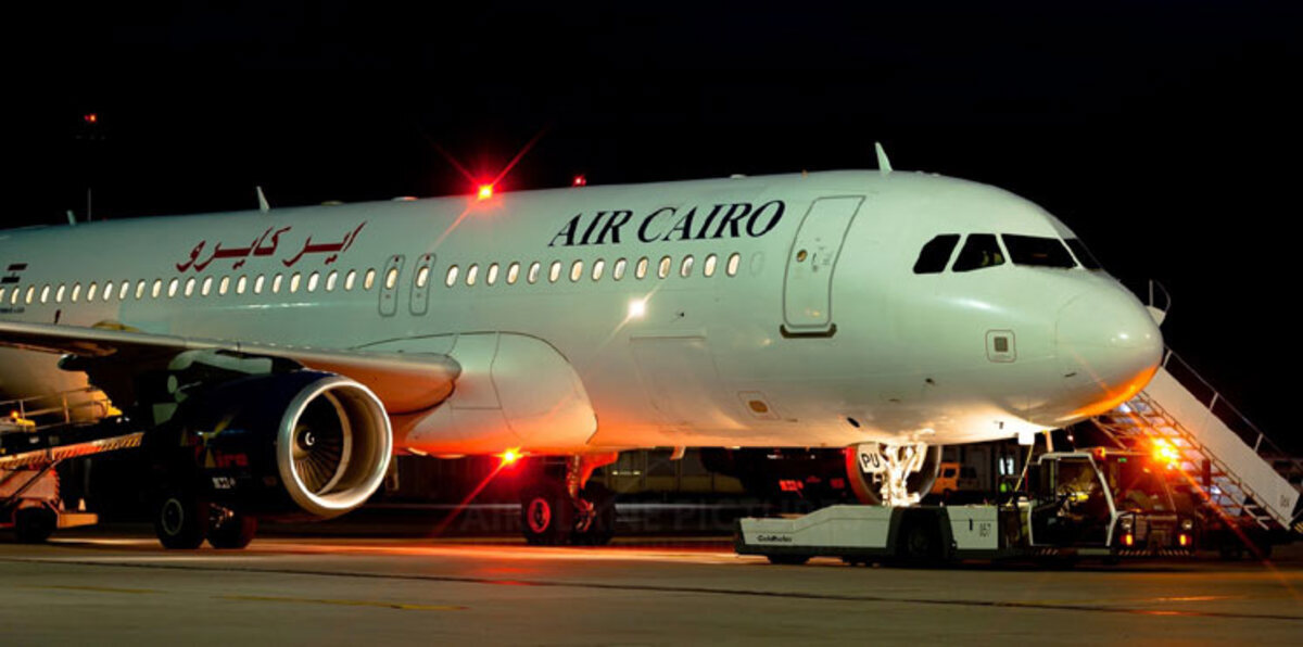 إحباط محاولة راكب اقتحام كابينة قيادة طائرة مصرية