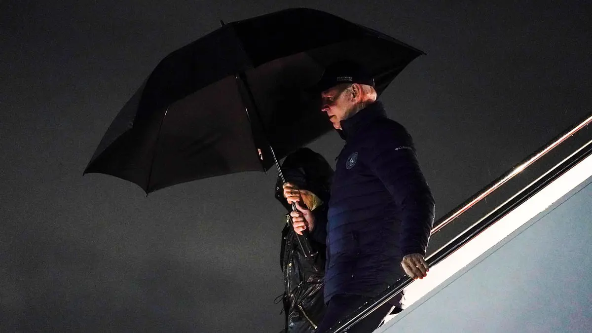 بايدن يحصل على لقاح محدّث لفيروس كورونا