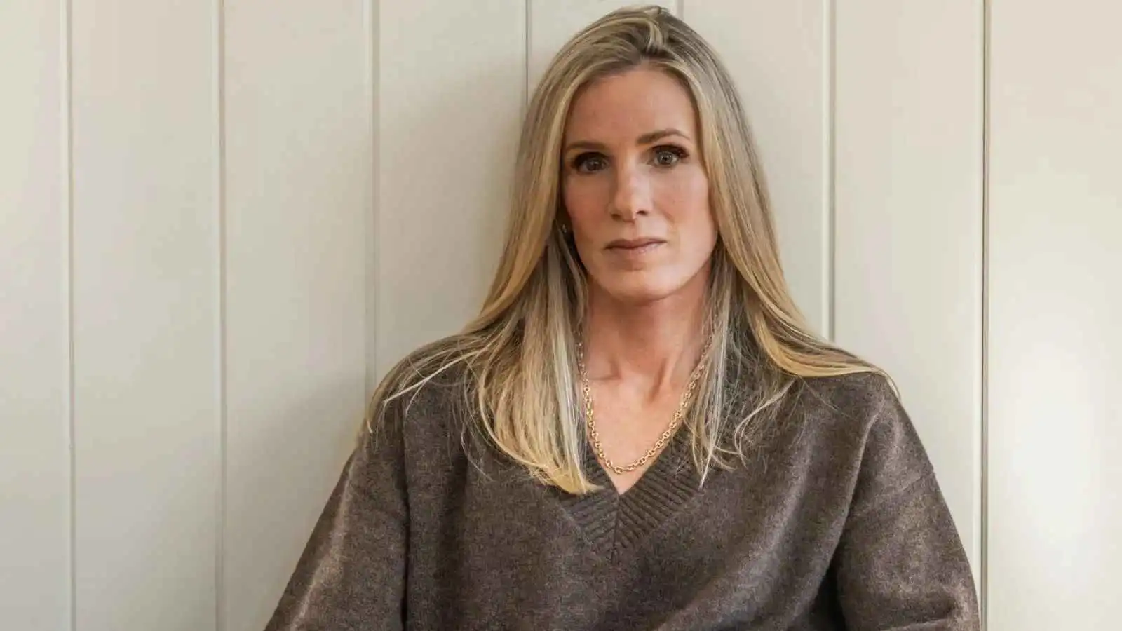 بعد لقطة رومانسية.. الموظفة السابقة في "أسترونومر" كابوت تكسر صمتها