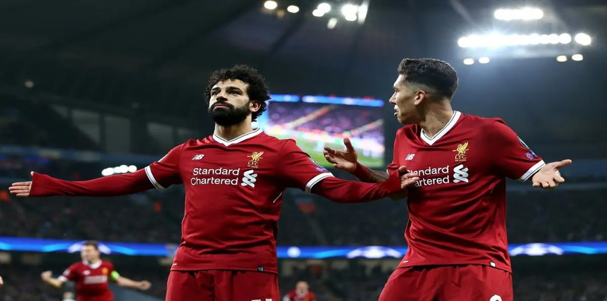 تسريب صورة لمحمد صلاح وفيرمينو بقيمص ليفربول...هل هو الطاقم الرسمي للموسم القادم؟ (شاهد)