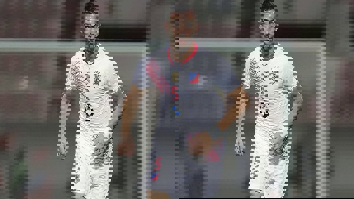 فهد الهاجري يسدد الكرة تجاه جهاز السالمية ويتسبب في أزمة (فيديو)