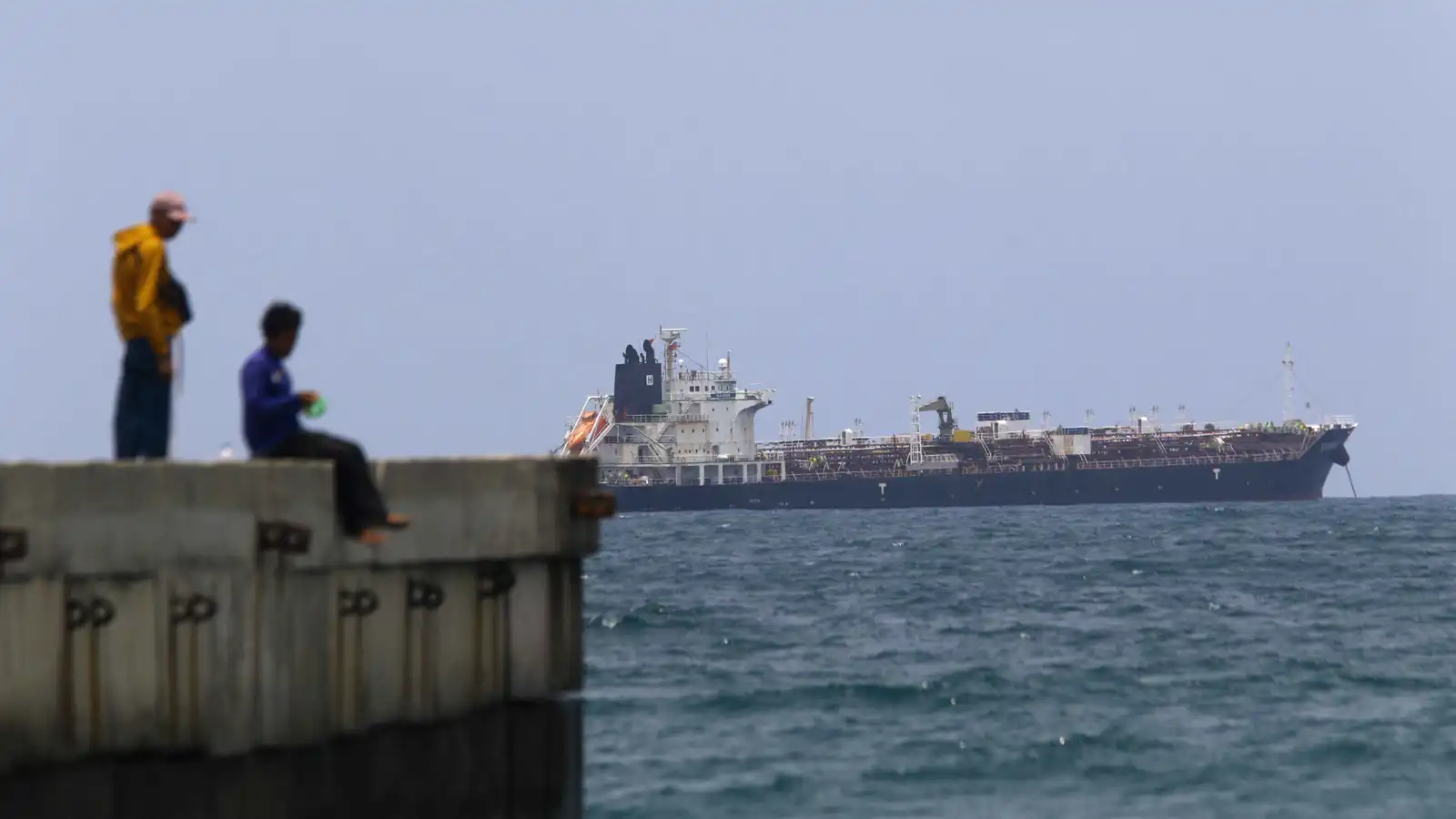 ضوء أخضر مفاجئ.. واشنطن تسمح لناقلة نفط روسية بالوصول إلى كوبا